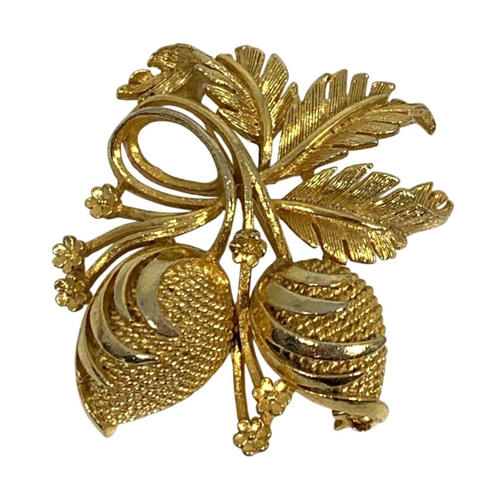 Vintage LISNER Gold Tone Textured Brooch Pin 3D Berries / Cones Flowers Leaves